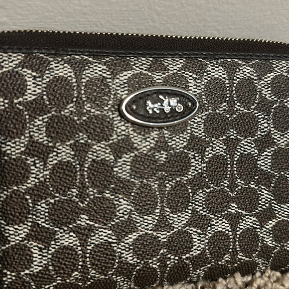 Coach Signature Universal Wristlet - Picture 4 of 4